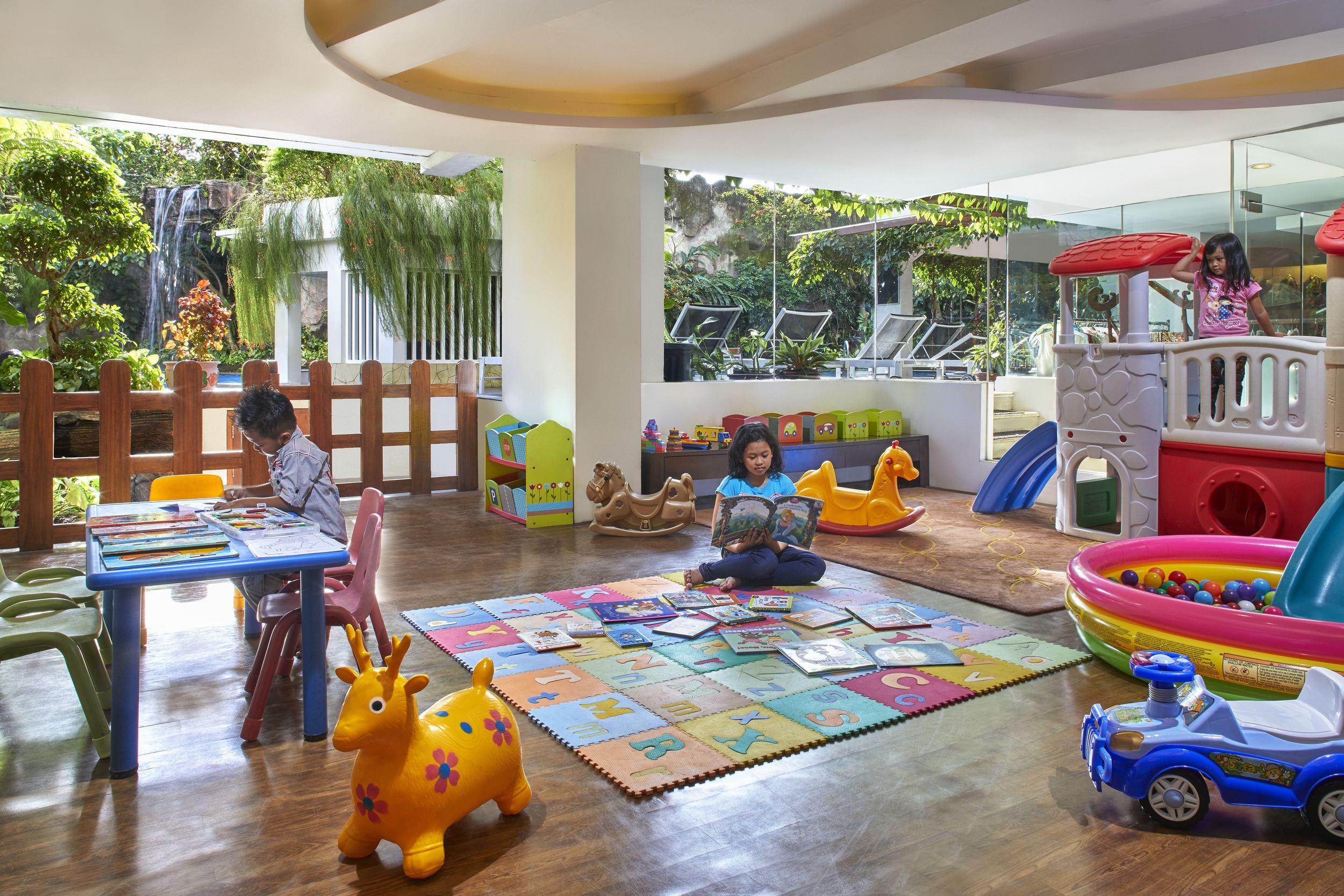 Jambuluwuk Malioboro Hotel Jogyakarta Zewnętrze zdjęcie The Club, the hotel's children's club