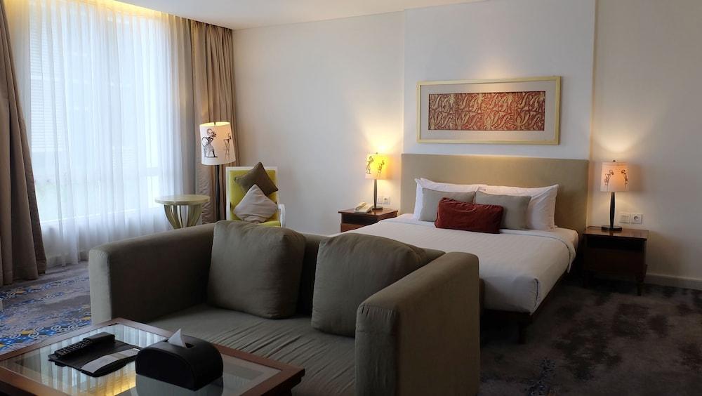 Jambuluwuk Malioboro Hotel Jogyakarta Zewnętrze zdjęcie A room at the hotel