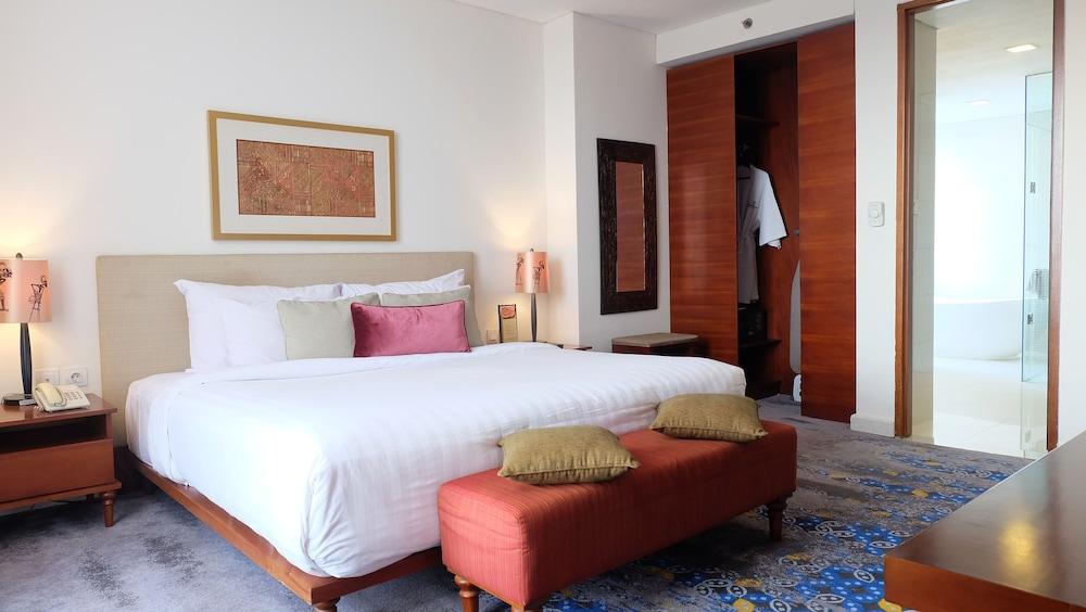 Jambuluwuk Malioboro Hotel Jogyakarta Zewnętrze zdjęcie A bedroom at the hotel