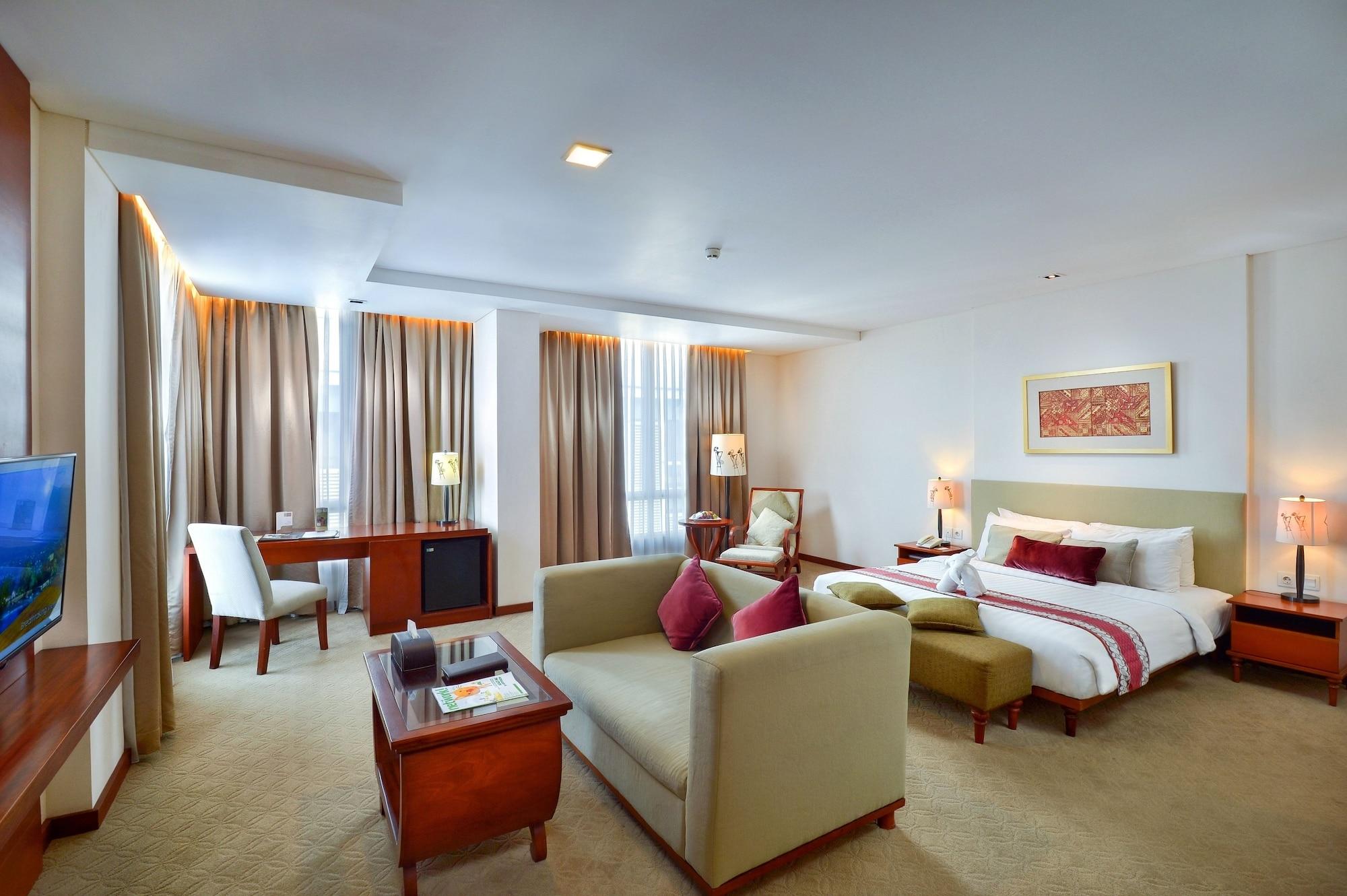 Jambuluwuk Malioboro Hotel Jogyakarta Zewnętrze zdjęcie Suite room