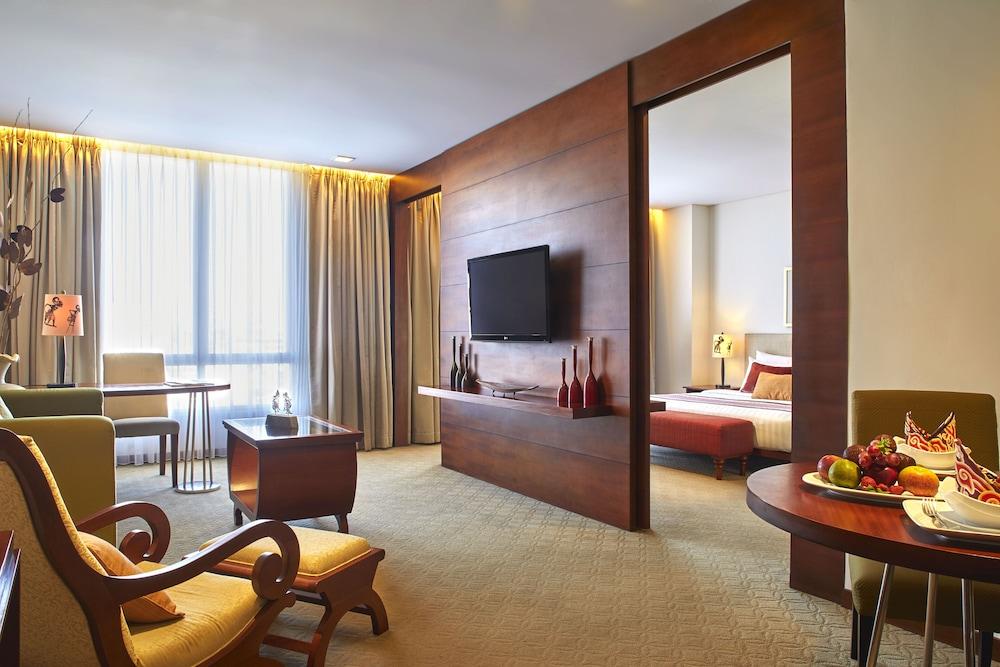 Jambuluwuk Malioboro Hotel Jogyakarta Zewnętrze zdjęcie Suite
