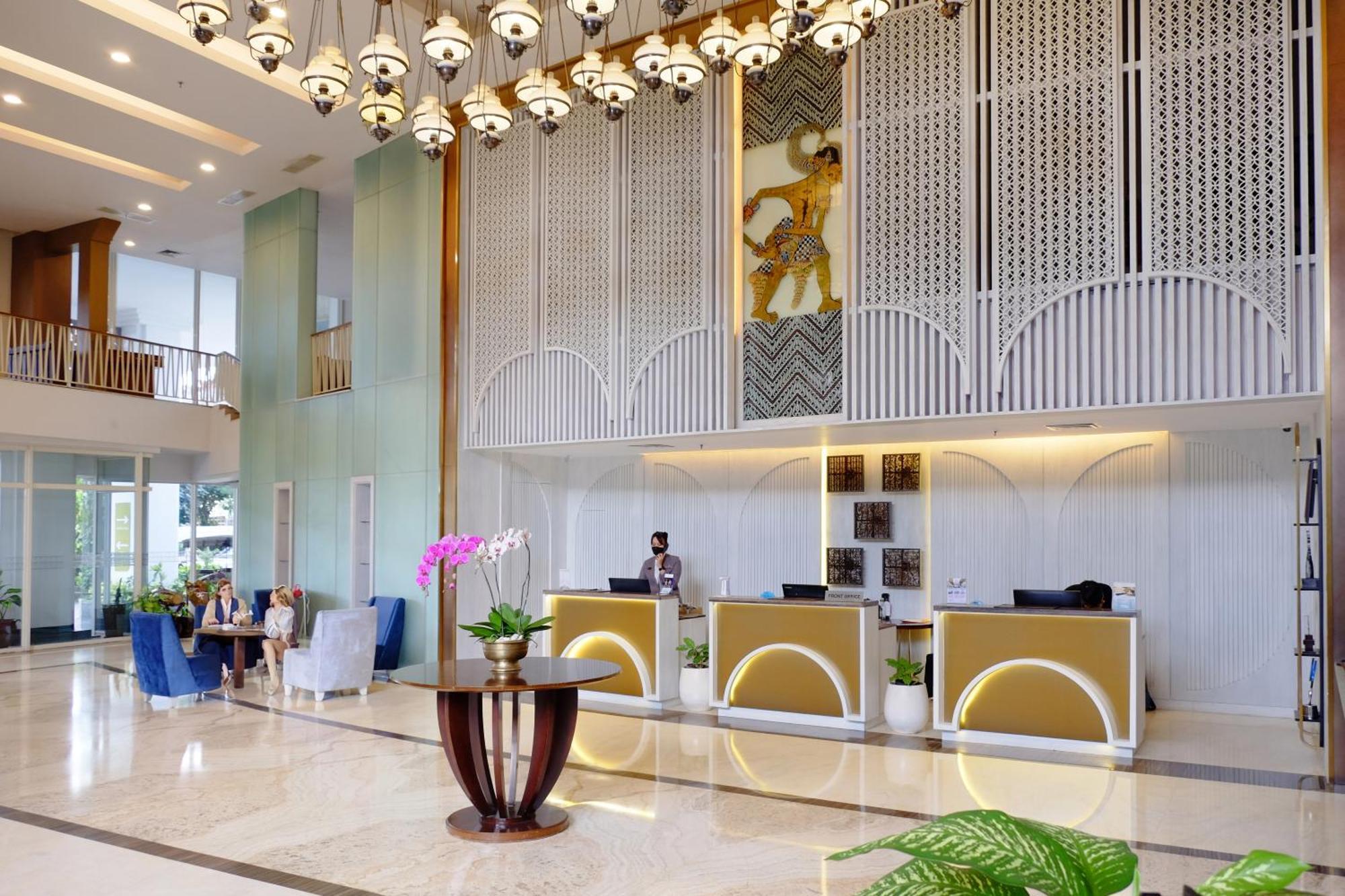 Jambuluwuk Malioboro Hotel Jogyakarta Zewnętrze zdjęcie Lobby