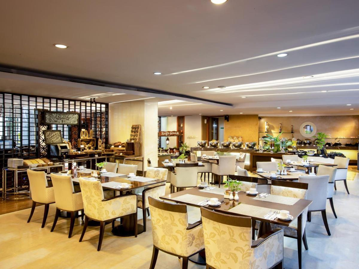 Jambuluwuk Malioboro Hotel Jogyakarta Zewnętrze zdjęcie The restaurant